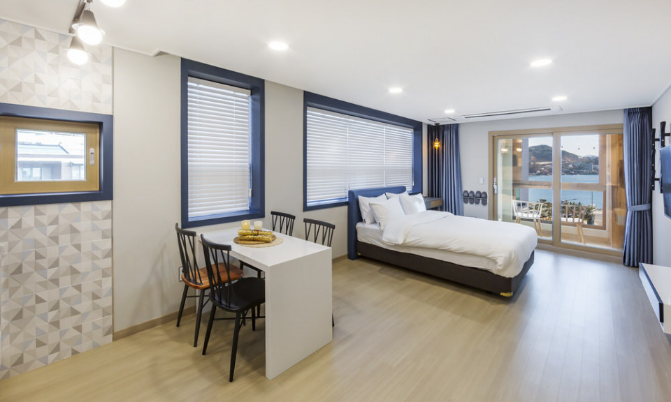 '[전남/여수] 여수낭만포차 5분거리 호텔컨디션 펜션_[오션뷰 디럭스 A]'의 숙소 대표 사진