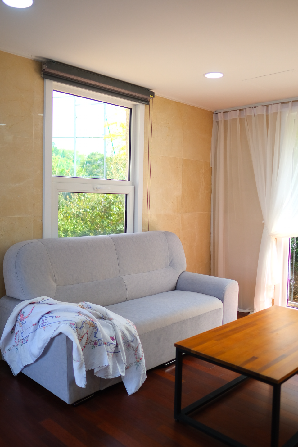 room_image_0