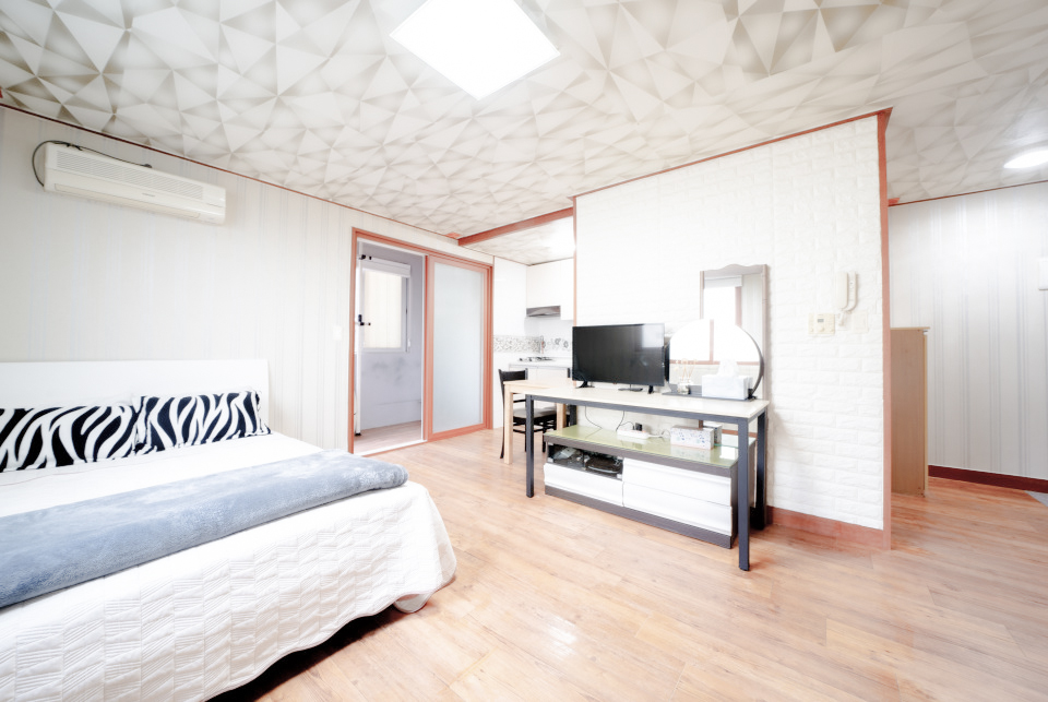 '[제주시] *제주탐라도서관 옆* 푸른숲의 여유와 아늑함이 가득한 [하우스 별뜰룸]'의 숙소 대표 사진