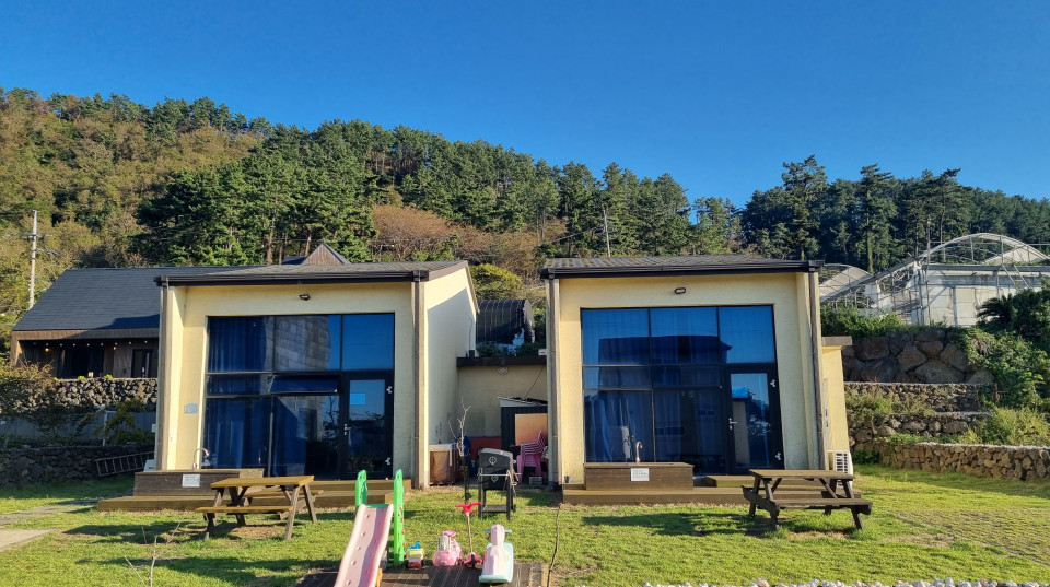 '[제주/애월] 오션뷰 풀옵션 타운하우스 / 야외 족욕까지 매력적인 트윈픽스 [02]'의 숙소 대표 사진