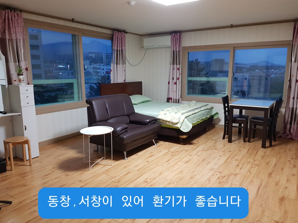 '[서귀포시] 중문파크빌, 404, 바다 한라산 조망, 카드결제, 한달살기, 연돈 돈까스'의 숙소 대표 사진