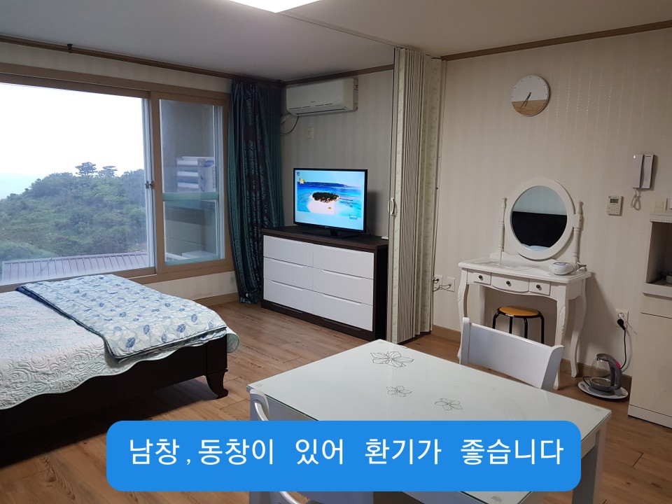 '[서귀포시] 중문파크빌, 403, 바다 한라산 조망, 카드결제,  한달살기, 연돈 돈까스'의 숙소 대표 사진