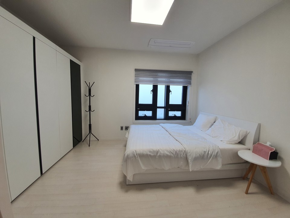 room_image_1