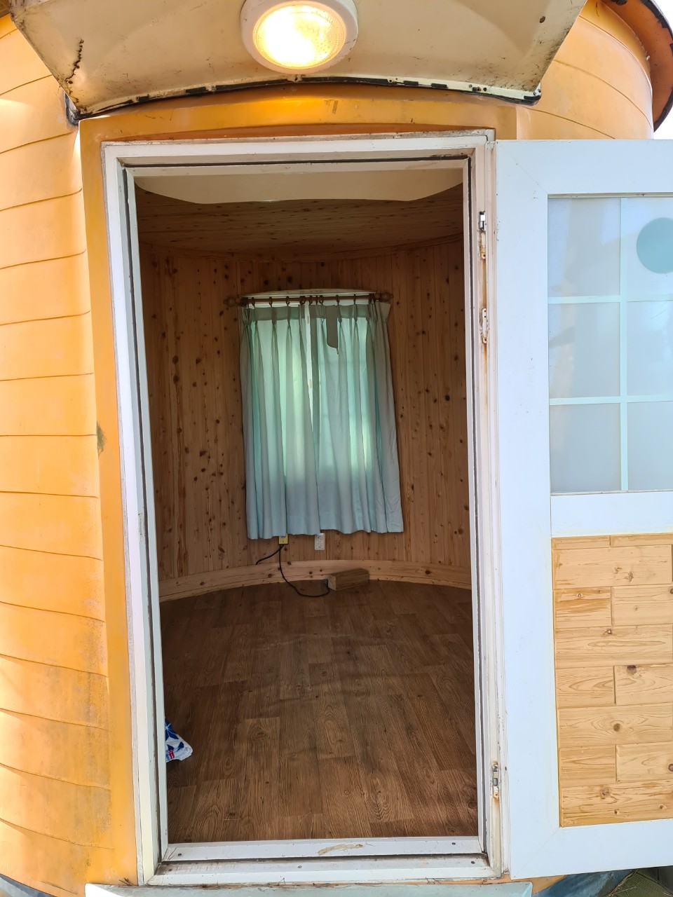 room_image_1