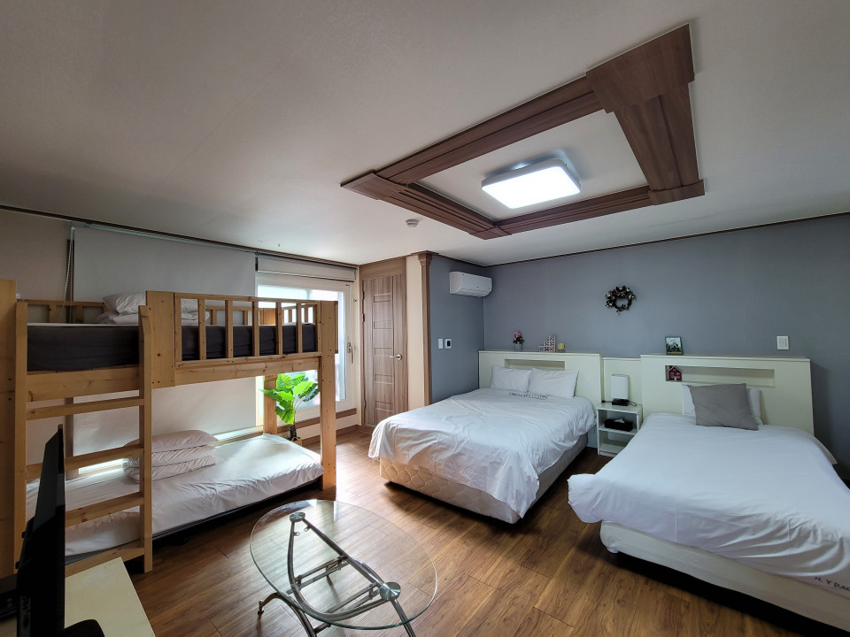 room_image_1